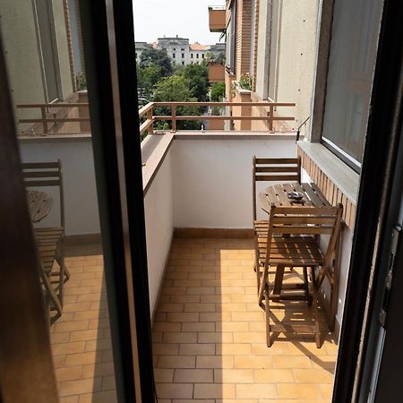 Ferienwohnung Elegante Bilocale In De Angeli - Piazzale Siena Mailand Exterior foto