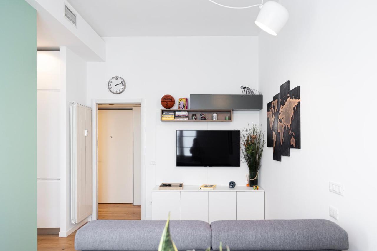Ferienwohnung Elegante Bilocale In De Angeli - Piazzale Siena Mailand Exterior foto